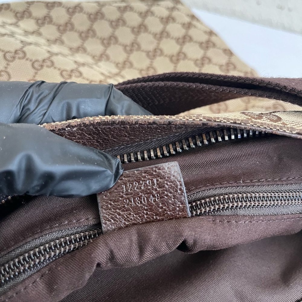 Gucci Beige and Brown Monogram Messenger Bag - Picture 3 of 16